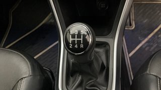 Used 2020 Maruti Suzuki S-Cross Alpha 1.5 Petrol Manual interior GEAR  KNOB VIEW