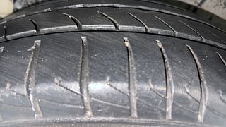 Used 2011 Hyundai i20 [2008-2012] Asta 1.2 Petrol Manual tyres RIGHT REAR TYRE TREAD VIEW