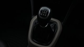 Used 2017 Hyundai Grand i10 [2017-2020] Sportz 1.2 Kappa VTVT Petrol Manual interior GEAR  KNOB VIEW