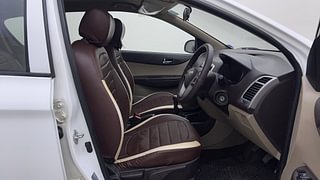Used 2011 Hyundai i20 [2008-2012] Asta 1.2 Petrol Manual interior RIGHT SIDE FRONT DOOR CABIN VIEW