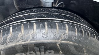 Used 2015 Hyundai Elite i20 [2014-2018] Sportz 1.2 Petrol Manual tyres LEFT FRONT TYRE TREAD VIEW