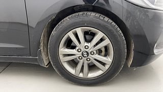 Used 2018 Hyundai Elantra [2016-2022] 2.0 SX(O) AT Petrol Automatic tyres RIGHT FRONT TYRE RIM VIEW