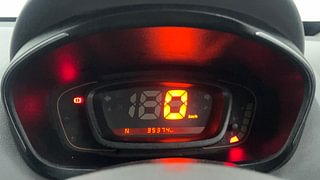 Used 2019 Renault Kwid [2015-2019] 1.0 RXT AMT Opt Petrol Automatic interior CLUSTERMETER VIEW