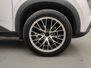 Used 2020 Hyundai Venue [2019-2021] SX 1.0 (O) Turbo Petrol Manual tyres RIGHT FRONT TYRE RIM VIEW