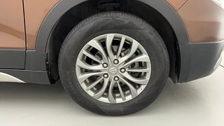 Used 2017 Maruti Suzuki S-Cross [2015-2017] Zeta 1.3 Diesel Manual tyres RIGHT FRONT TYRE RIM VIEW