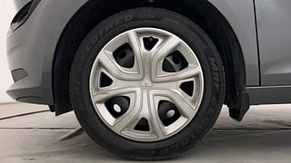 Used 2023 Tata Altroz XM Plus 1.2 Petrol Manual tyres LEFT FRONT TYRE RIM VIEW