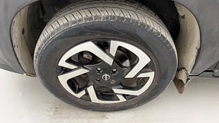 Used 2021 Nissan Magnite XV Petrol Manual tyres LEFT FRONT TYRE RIM VIEW