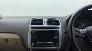 Used 2016 Volkswagen Vento [2015-2019] Highline Petrol AT Petrol Automatic top_features Integrated (in-dash) music system