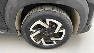 Used 2021 Nissan Magnite XV Petrol Manual tyres RIGHT FRONT TYRE RIM VIEW
