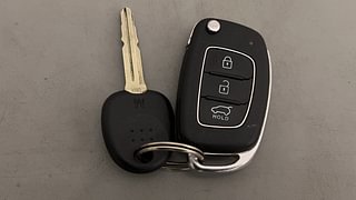 Used 2021 Hyundai Venue SX 1.0  Turbo Petrol Manual extra CAR KEY VIEW