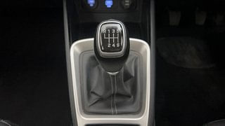 Used 2021 Hyundai Venue [2019-2022] SX 1.0  Turbo Petrol Manual interior GEAR  KNOB VIEW