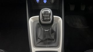 Used 2021 Hyundai Venue SX 1.0  Turbo Petrol Manual interior GEAR  KNOB VIEW