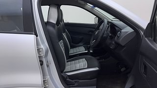 Used 2016 Renault Kwid [2015-2019] RXT Petrol Manual interior RIGHT SIDE FRONT DOOR CABIN VIEW