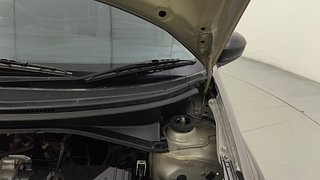 Used 2014 Honda Amaze [2013-2016] 1.2 S i-VTEC Petrol Manual engine ENGINE LEFT SIDE HINGE & APRON VIEW
