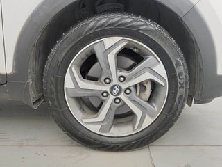 Used 2018 Hyundai Creta [2018-2020] 1.6 SX AT VTVT Petrol Automatic tyres RIGHT FRONT TYRE RIM VIEW