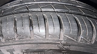 Used 2014 Hyundai Grand i10 [2013-2017] Asta AT 1.2 Kappa VTVT Petrol Automatic tyres RIGHT FRONT TYRE TREAD VIEW