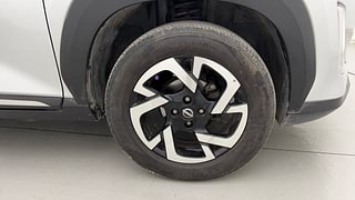 Used 2022 Nissan Magnite XV Turbo CVT Petrol Automatic tyres RIGHT FRONT TYRE RIM VIEW