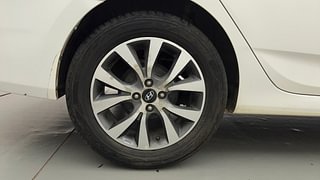 Used 2016 Hyundai Fluidic Verna 4S [2015-2018] 1.6 VTVT SX Petrol Manual tyres RIGHT REAR TYRE RIM VIEW