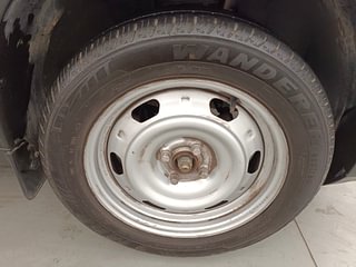 Used 2022 Nissan Magnite XE Petrol Manual tyres RIGHT FRONT TYRE RIM VIEW