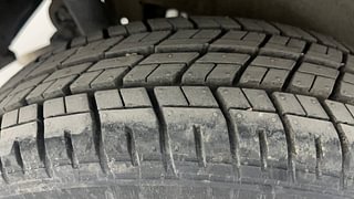 Used 2016 Maruti Suzuki Wagon R 1.0 [2015-2019] VXI AMT Petrol Automatic tyres RIGHT REAR TYRE TREAD VIEW