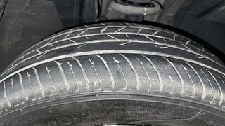 Used 2022 Renault Kiger RXZ AMT Petrol Automatic tyres RIGHT FRONT TYRE TREAD VIEW