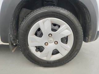 Used 2022 Renault Kwid 1.0 RXT SCE Petrol Manual tyres RIGHT FRONT TYRE RIM VIEW