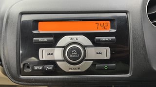 Used 2017 Honda Amaze 1.2 VX (O) Petrol Manual top_features Integrated (in-dash) music system