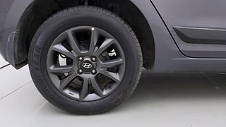 Used 2019 Hyundai Elite i20 [2018-2020] Sportz Plus 1.2 Petrol Manual tyres RIGHT REAR TYRE RIM VIEW