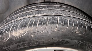 Used 2015 Volkswagen Polo [2015-2019] Highline1.2L (P) Petrol Manual tyres RIGHT REAR TYRE TREAD VIEW