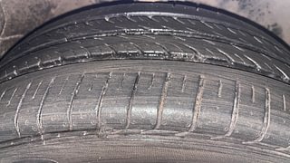 Used 2017 Volkswagen Vento [2015-2019] Highline Petrol Petrol Manual tyres RIGHT FRONT TYRE TREAD VIEW