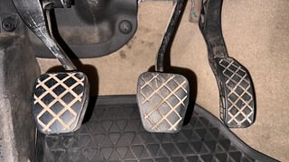Used 2015 Volkswagen Polo [2015-2019] Highline1.2L (P) Petrol Manual interior PEDALS VIEW