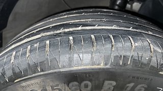 Used 2021 Kia Sonet HTX 1.0 DCT Petrol Automatic tyres RIGHT FRONT TYRE TREAD VIEW