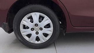 Used 2015 Honda Amaze [2013-2016] 1.2 S i-VTEC Petrol Manual tyres RIGHT REAR TYRE RIM VIEW