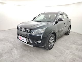 Used 2022 Mahindra XUV 300 W8 (O) Diesel Diesel Manual exterior LEFT FRONT CORNER VIEW