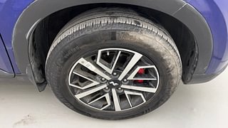 Used 2023 Hyundai Venue N-Line N8 DCT Dual tone Petrol Automatic tyres RIGHT FRONT TYRE RIM VIEW