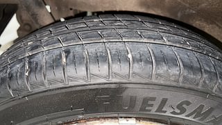 Used 2014 Maruti Suzuki Wagon R 1.0 [2010-2019] LXi Petrol Manual tyres RIGHT REAR TYRE TREAD VIEW