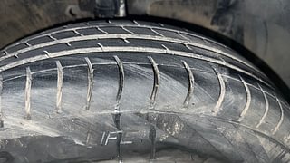 Used 2017 Maruti Suzuki Swift [2011-2017] VXi Petrol Manual tyres RIGHT FRONT TYRE TREAD VIEW