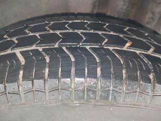 Used 2016 Maruti Suzuki Swift [2011-2017] VXi Petrol Manual tyres LEFT REAR TYRE TREAD VIEW