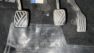 Used 2015 Maruti Suzuki Swift [2011-2017] ZXi Petrol Manual interior PEDALS VIEW