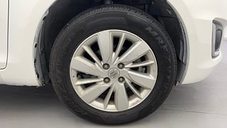 Used 2015 Maruti Suzuki Swift [2011-2017] ZXi Petrol Manual tyres RIGHT FRONT TYRE RIM VIEW