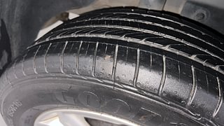Used 2016 Hyundai Creta [2015-2018] 1.6 SX Plus Diesel Manual tyres RIGHT REAR TYRE TREAD VIEW