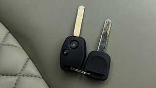 Used 2015 Honda Brio [2011-2016] VX MT Petrol Manual extra CAR KEY VIEW