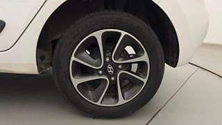 Used 2018 Hyundai Grand i10 [2017-2020] Sportz AT 1.2 Kappa VTVT Petrol Automatic tyres LEFT REAR TYRE RIM VIEW