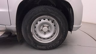 Used 2022 Mahindra Bolero Neo N4 Diesel Manual tyres RIGHT FRONT TYRE RIM VIEW