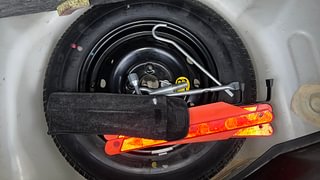 Used 2015 Maruti Suzuki Swift [2011-2017] ZXi Petrol Manual tyres SPARE TYRE VIEW