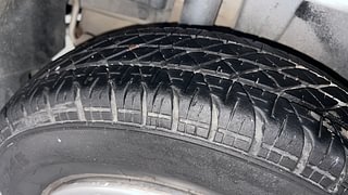 Used 2016 Maruti Suzuki Swift [2011-2017] VDi Diesel Manual tyres RIGHT REAR TYRE TREAD VIEW