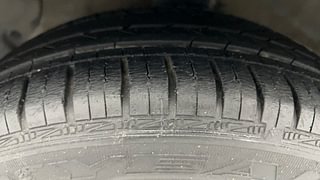 Used 2018 Hyundai Grand i10 [2017-2020] Sportz AT 1.2 Kappa VTVT Petrol Automatic tyres LEFT FRONT TYRE TREAD VIEW