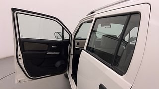 Used 2014 Maruti Suzuki Wagon R 1.0 [2013-2019] LXi CNG Petrol+cng Manual interior LEFT FRONT DOOR OPEN VIEW