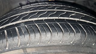 Used 2023 Honda Amaze 1.2 VX CVT i-VTEC Petrol Automatic tyres RIGHT FRONT TYRE TREAD VIEW