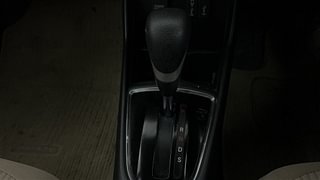 Used 2023 Honda Amaze 1.2 VX CVT i-VTEC Petrol Automatic interior GEAR  KNOB VIEW